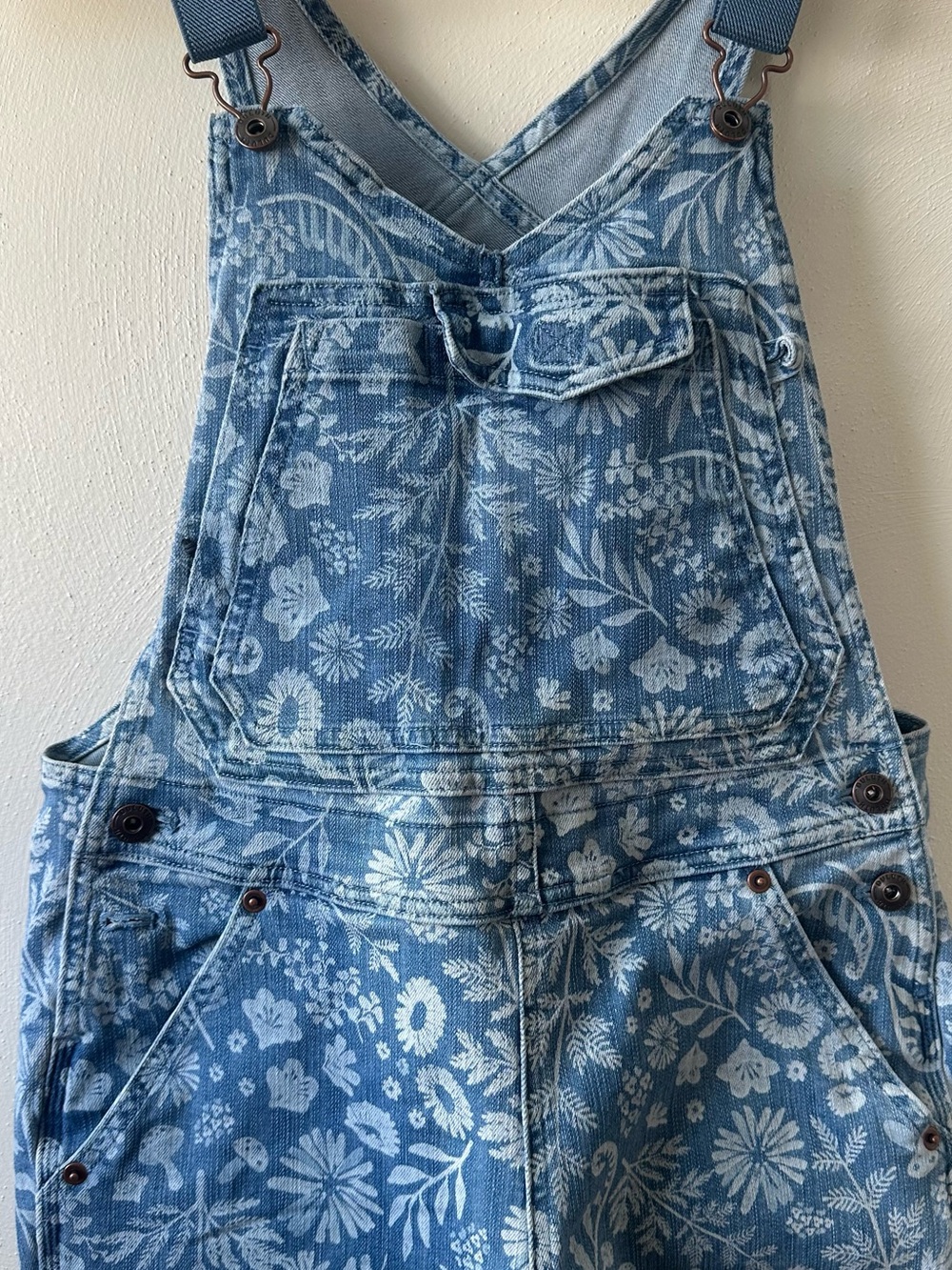 Duluth Trading Co Blue Floral Denim Bib Overalls for Women - Picture 7 of 9